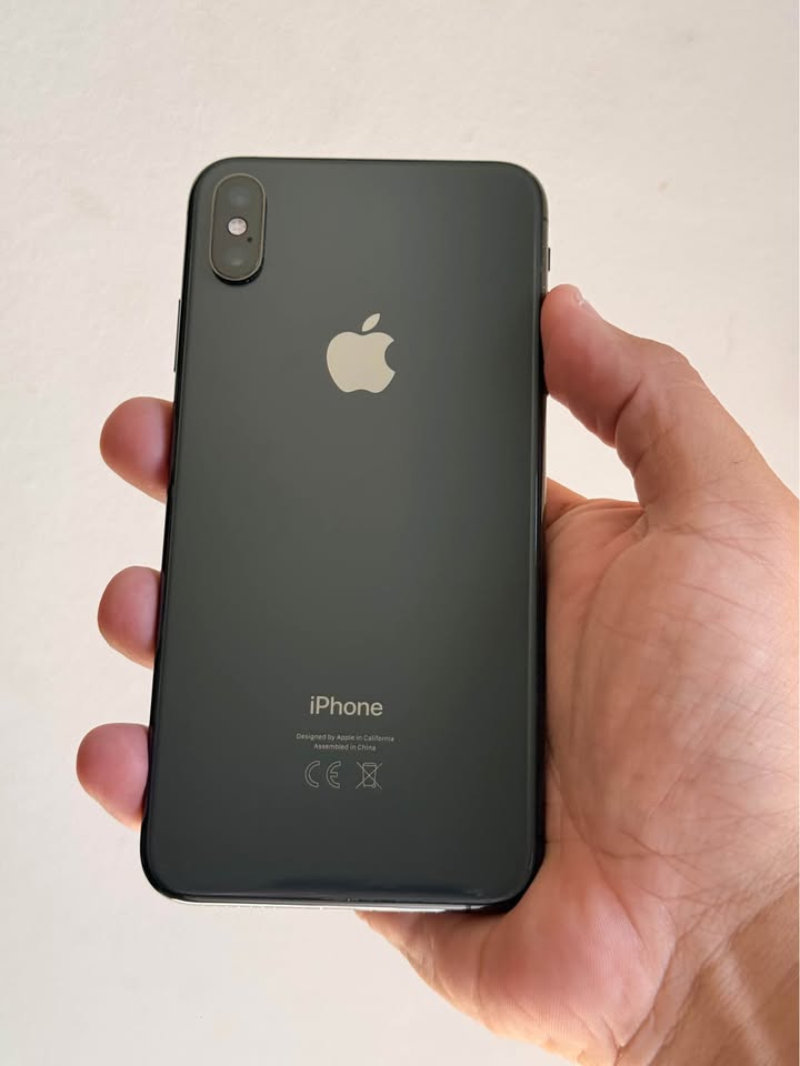 Vendo IPhone XS MAX libre 256gb 🔋83 original , DETALLE no funciona Face ID , NO PERMUTO