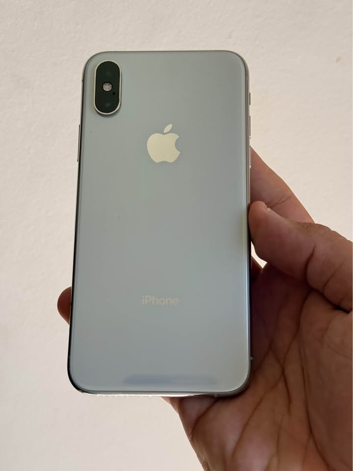 Vendo IPhone XS libre 64gb 🔋76 original, NO PERMUTO
