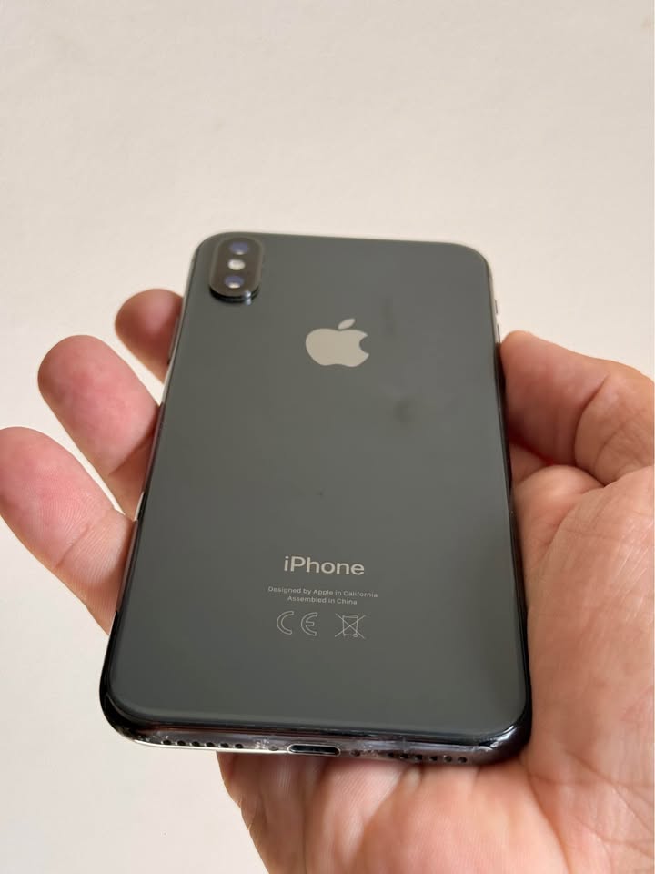 Vendo IPhone X libre 64gb 🔋77 original, NO PERMUTO