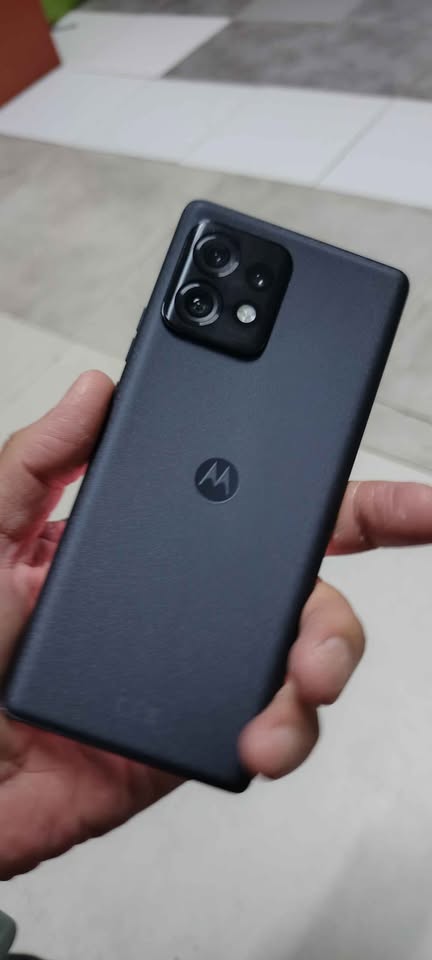 Permuto edge 40 pro libre de esim por s23 ultra leer descripción