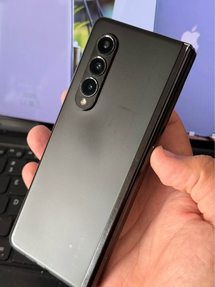 Vendo Samsung Z FOLD 3 libre 5G 256gb 12ram impecable, NO PERMUTO