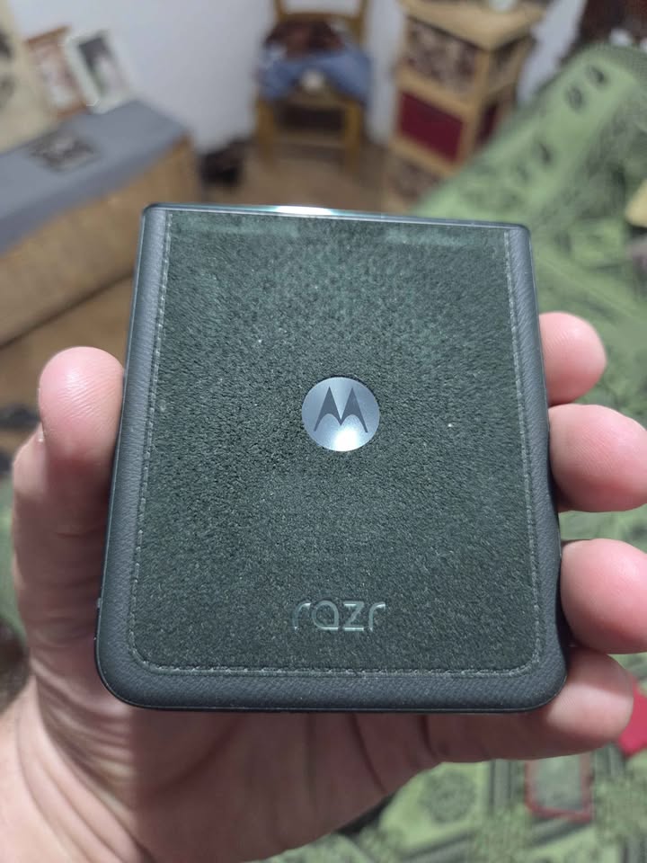 Motorola Razr 60 Ultra Full Box