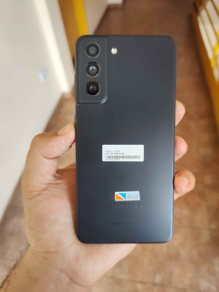 Samsung S21 Fe 128 GB y 6 De RAM Libre de fabrica impecable Estado Como Nuevo!!