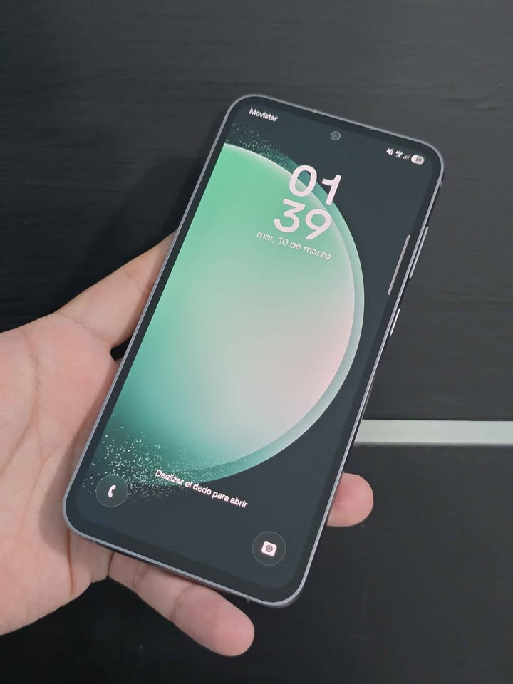 Samsung S23 FE Libre de fabrica para cualquier empresa, 128gb de almacenamiento 8gb de ram.