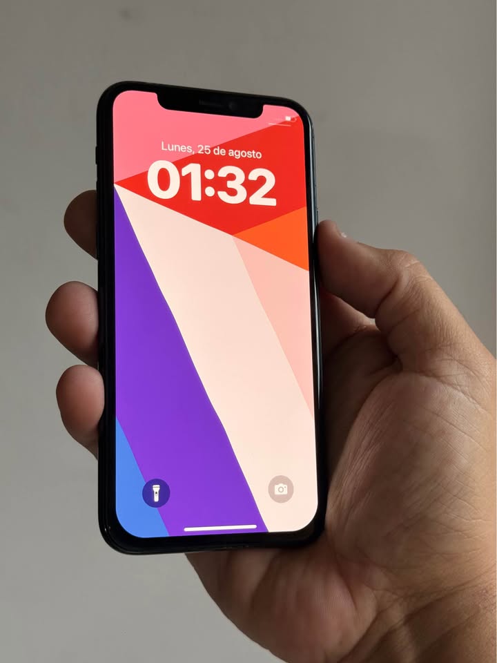 Vendo IPhone 11 PRO LIBRE 64gb 🔋100 IMPECABLE, NO PERMUTO