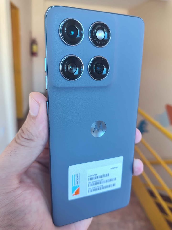 Motorola Edge 60 Fusion 256Gb y 8 De RAM Libre de fabrica impecable Estado Como Nuevo!!