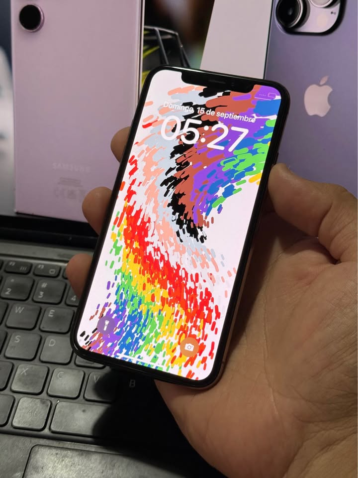 Vendo IPhone X libre 64gb 🔋74 , IMPECABLE, NO PERMUTO