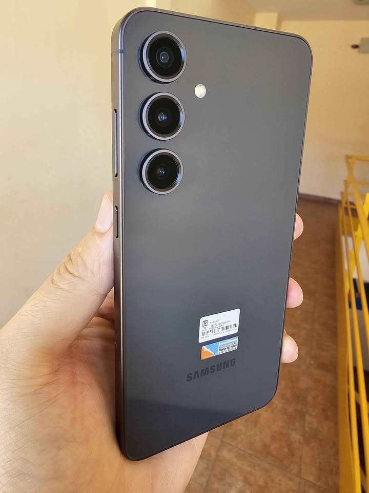 Samsung S24 Fe 256Gb y 8 De RAM Libre de fabrica impecable Estado Como Nuevo!!