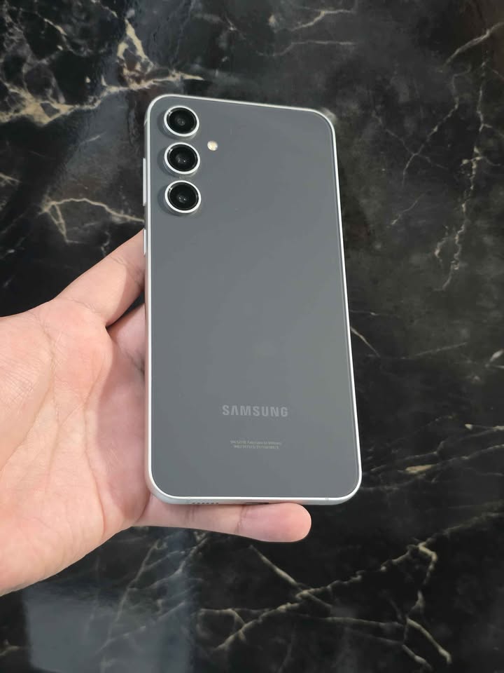 Samsung S23 FE Libre Esim Para Cualquier Empresa 128gb De Almacenamiento 8gb De Ram