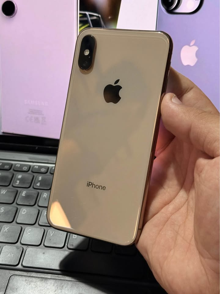 Vendo IPhone X libre 64gb 🔋74 , IMPECABLE, NO PERMUTO