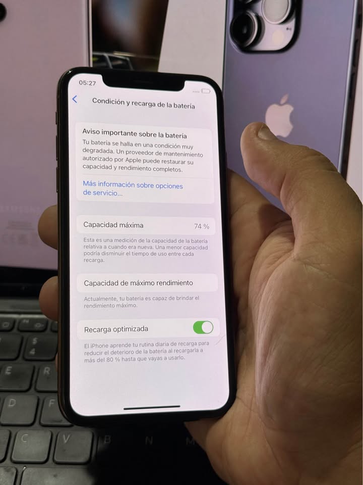 Vendo IPhone X libre 64gb 🔋74 , IMPECABLE, NO PERMUTO