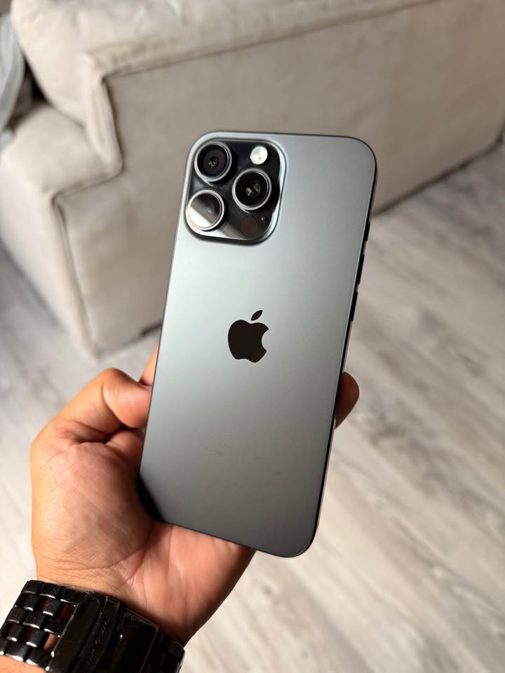 iPhone 16 pro Max libre