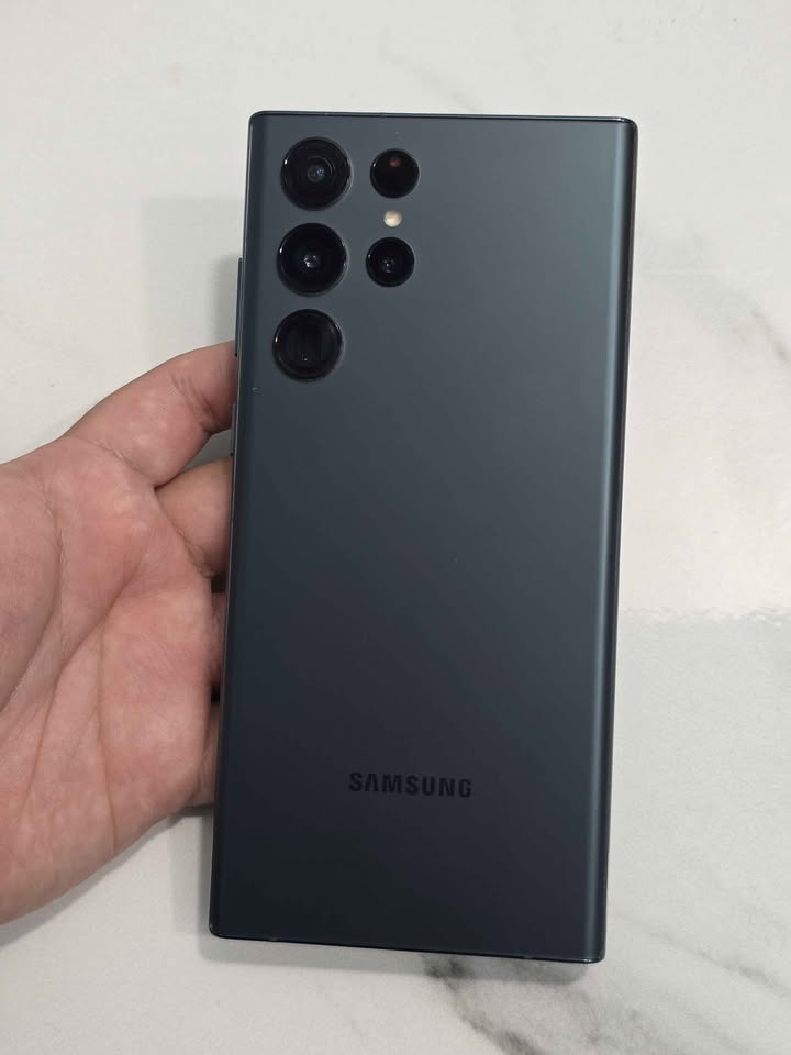 Samsung S22 Ultra Libre De Fábrica Para Cualquier Compañía 256gb De Almacenamiento 12gb De Ram