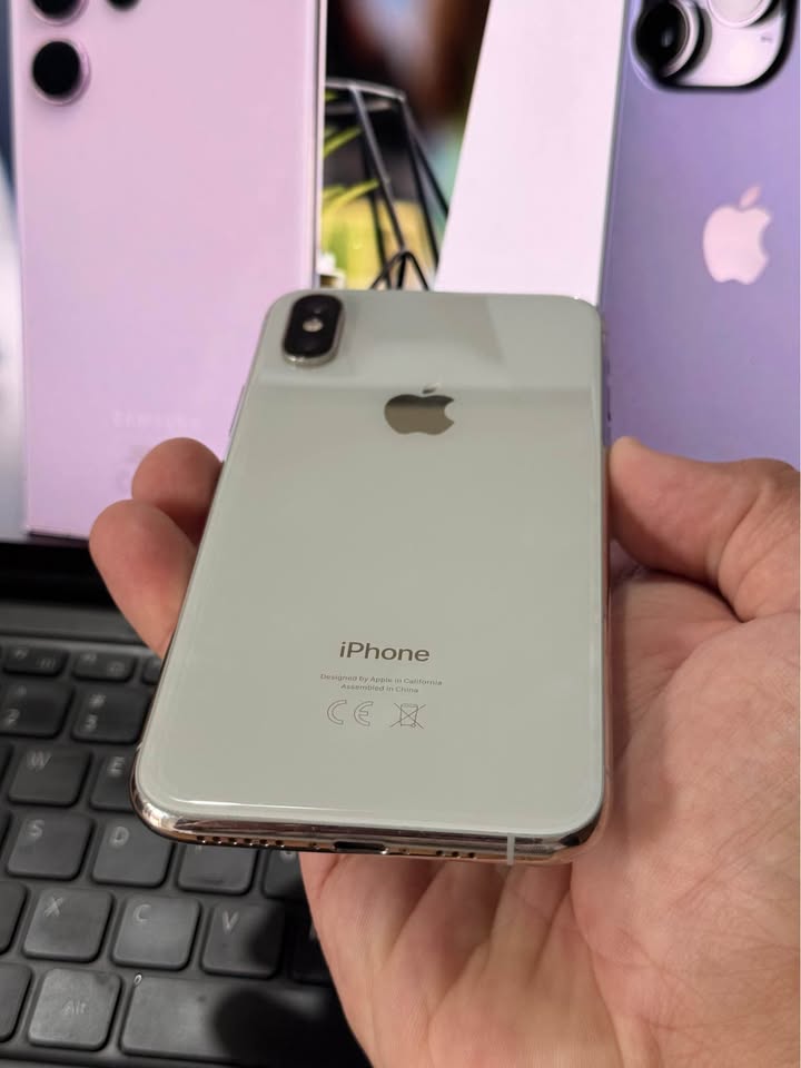 Vendo IPhone XS LIBRE 64gb 🔋77 original, No permuto , IMPECABLE