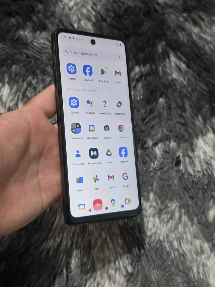 Motorola G04s Libre de fabrica para cualquier empresa 64gb de almacenamiento y 4gb de ram