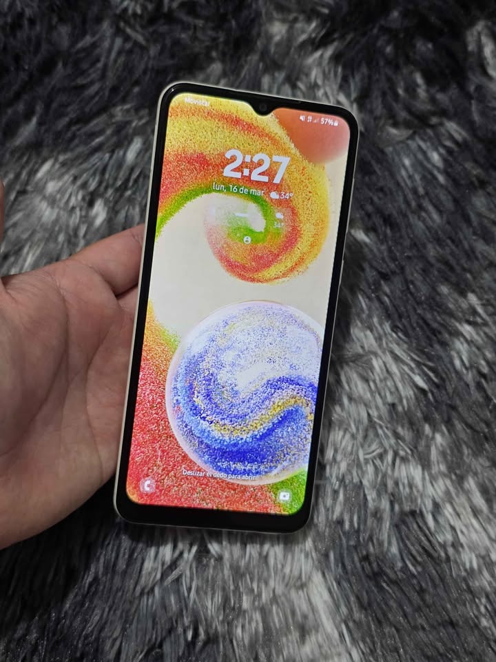 Samsung A04 Libre de fabrica para cualquier empresa 64gb de almacenamiento y 4gb de ram