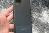 Samsung A12 Libre de fabrica para cualquier empresa 64gb de almacenamiento 4gb de ram