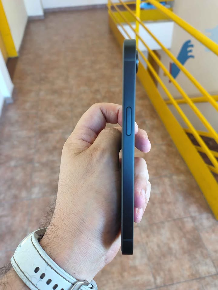 IPhone 16e De 256Gb y 100% Batería Libre De Fabrica impecable Como nuevo!!