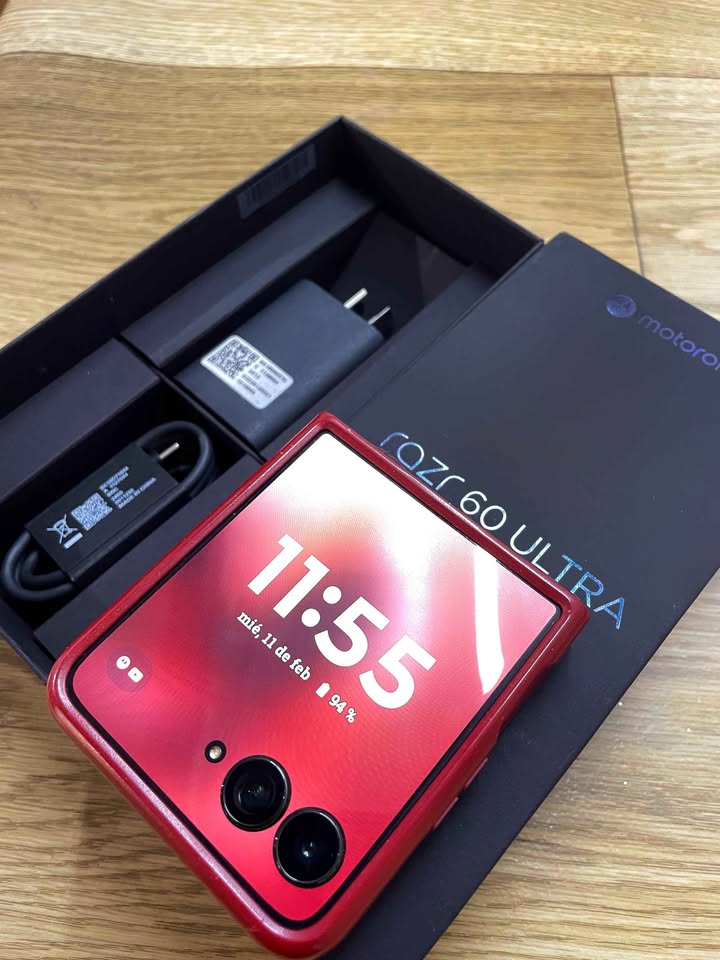 Moto RAZR 60 ULTRA 1TERA Y 32 DE RAM