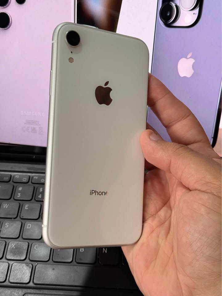 Vendo IPhone XR libre 64gb 🔋87 , detalle vidrio , NO PERMUTO