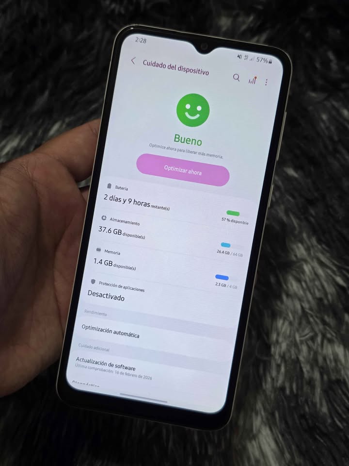 Samsung A04 Libre de fabrica para cualquier empresa 64gb de almacenamiento y 4gb de ram