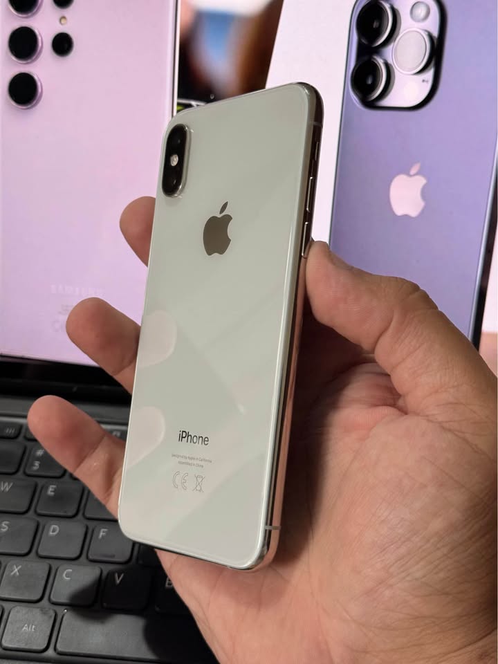 Vendo IPhone XS LIBRE 64gb 🔋77 original, No permuto , IMPECABLE