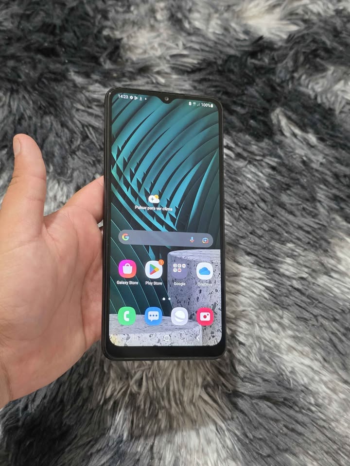 Samsung A12 Libre de fabrica para cualquier empresa 64gb de almacenamiento 4gb de ram