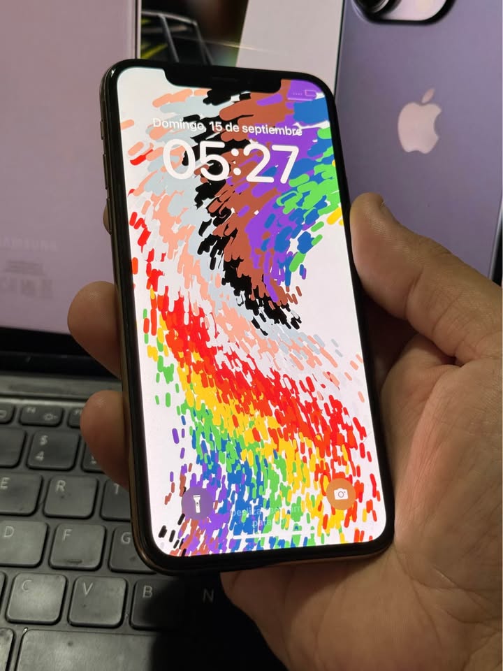 Vendo IPhone X libre 64gb 🔋74 , IMPECABLE, NO PERMUTO