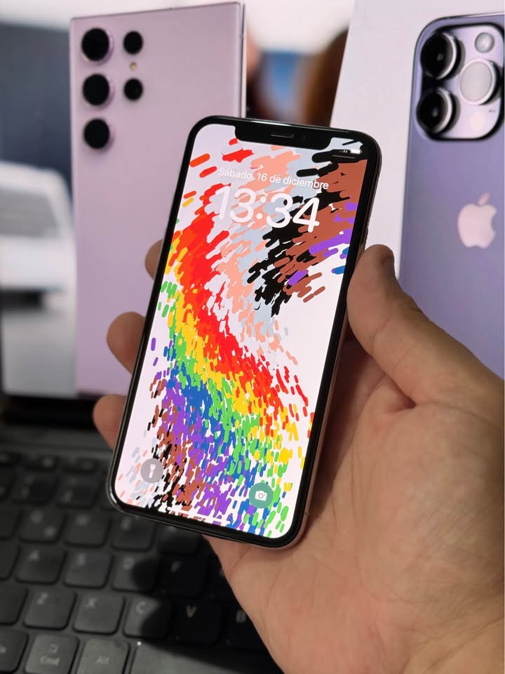 Vendo IPhone XS LIBRE 64gb 🔋77 original, No permuto , IMPECABLE