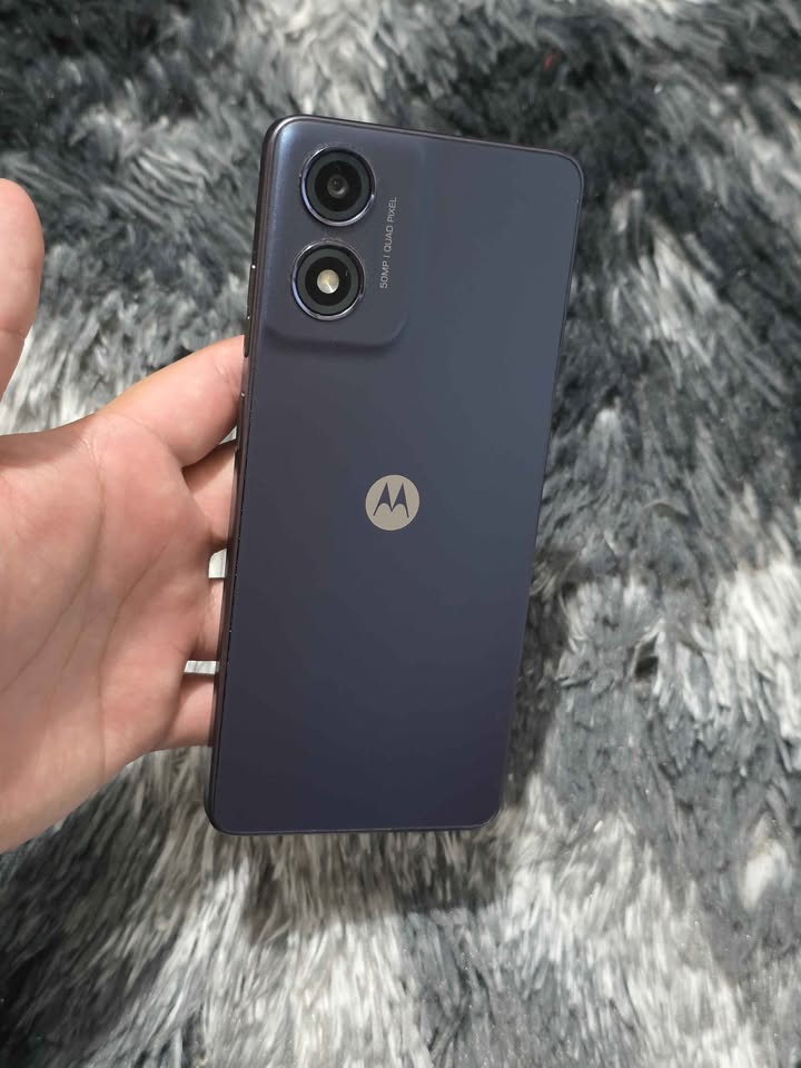 Motorola G04s Libre de fabrica para cualquier empresa 64gb de almacenamiento y 4gb de ram