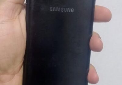 Vendo j4 plus tiene el botón duro pero anda impecable trae cargador y funda 45mil liquido