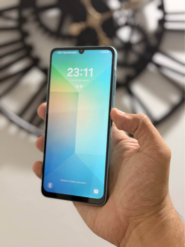 Vendo Samsung A06 libre 128gb 4ram huella IMPECABLE, NO PERMUTO