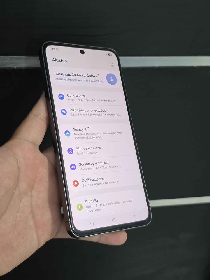 Samsung S24 FE Libre de fabrica para cualquier empresa 128gb de almacenamiento 8gb de ram