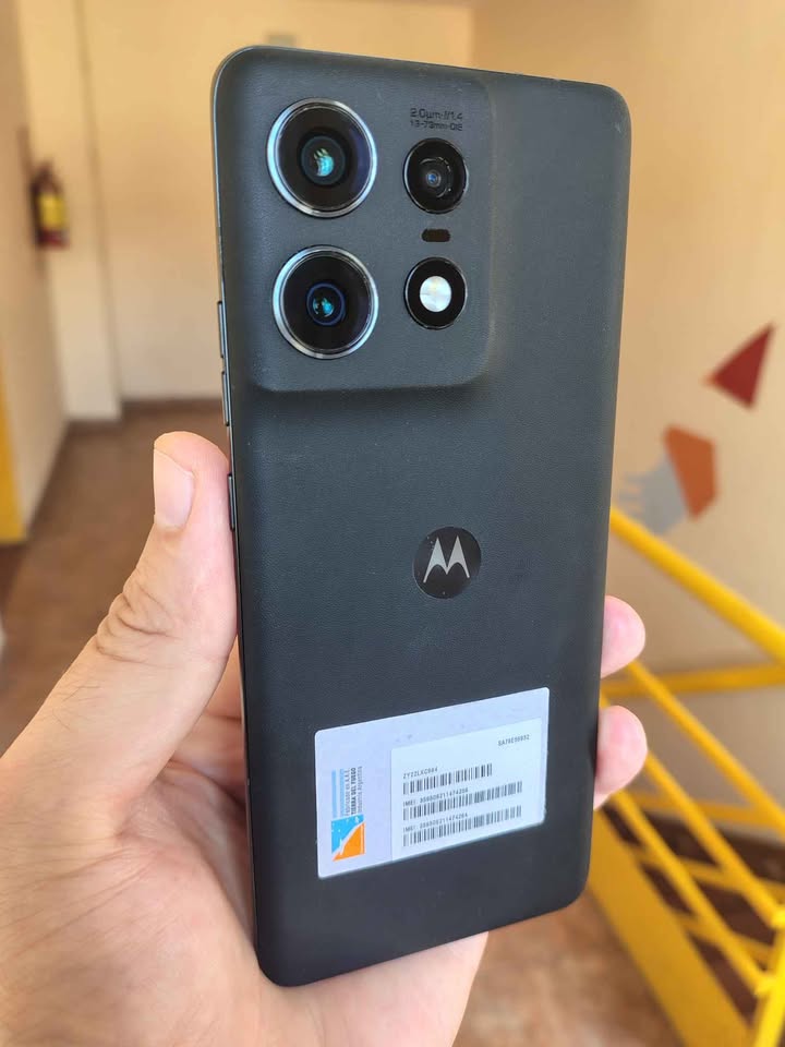 Motorola Edge 50 Pro 512Gb y 12 De Ram Libre de Fabrica, Sin detalles Como Nuevo!!