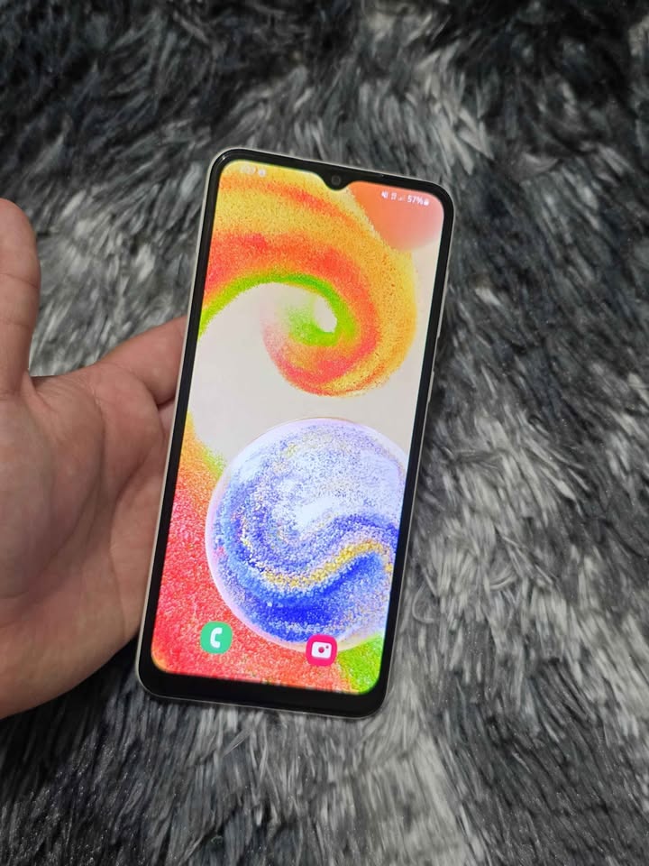 Samsung A04 Libre de fabrica para cualquier empresa 64gb de almacenamiento y 4gb de ram
