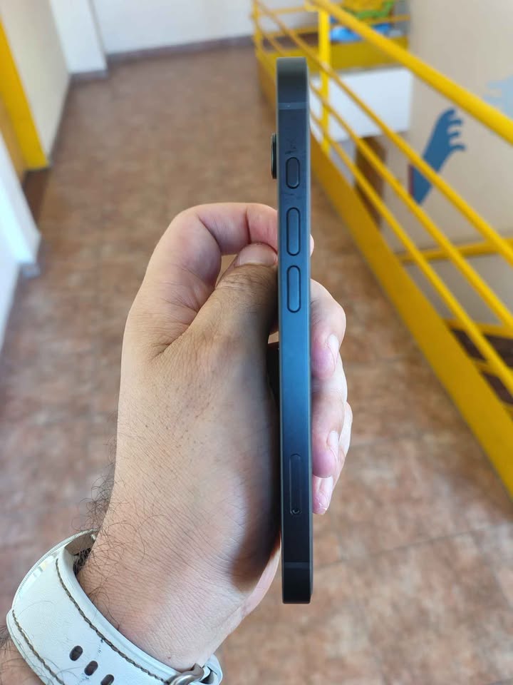 IPhone 16e De 256Gb y 100% Batería Libre De Fabrica impecable Como nuevo!!