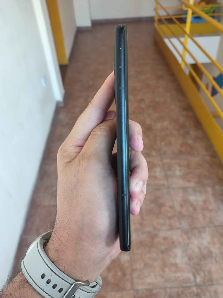 Motorola Edge 50 Pro 512Gb y 12 De Ram Libre de Fabrica, Sin detalles Como Nuevo!!