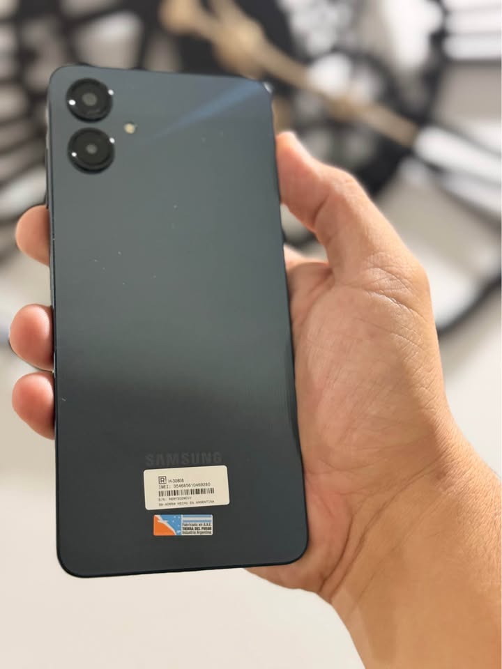 Vendo Samsung A06 libre 64gb 4ram huella IMPECABLE, NO PERMUTO