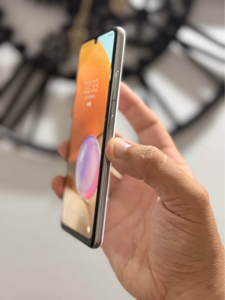 Vendo Samsung A32 libre 128gb 4ram huella facial NFC , NO PERMUTO