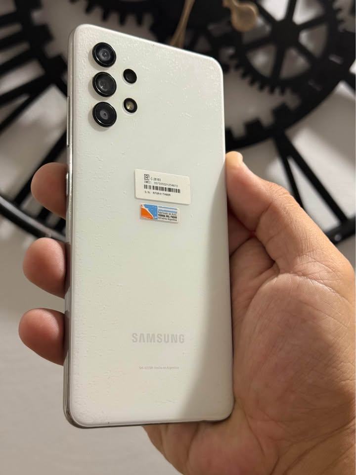 Vendo Samsung A32 libre 128gb 4ram huella facial NFC , NO PERMUTO