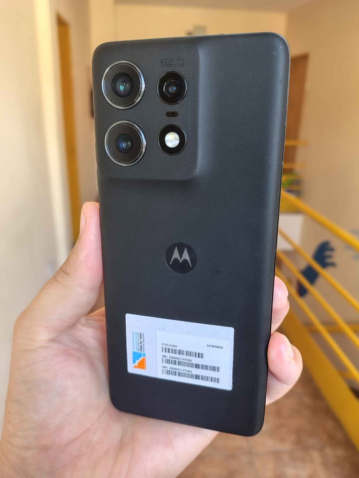 Motorola Edge 50 Pro 512Gb y 12 De Ram Libre de Fabrica, Sin detalles Como Nuevo!!