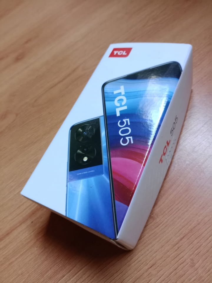 CELULAR TCL 505 128gb con NFC