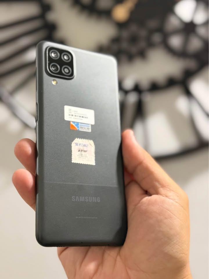 Vendo Samsung A12 libre 128gb 4ram huella , IMPECABLE, NO PERMUTO