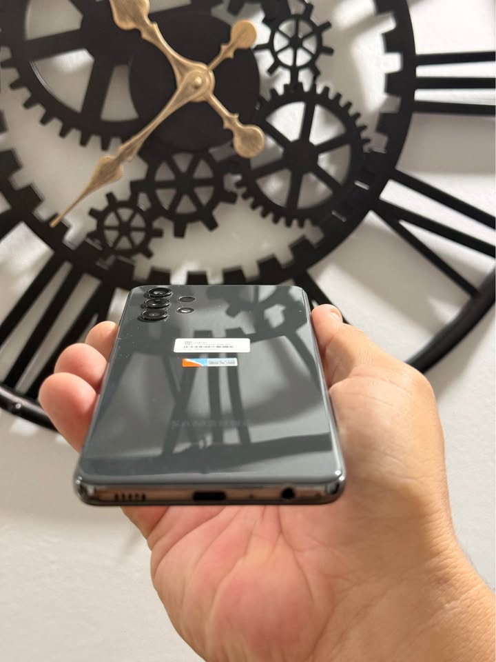 Vendo Samsung A32 libre 128gb 4ram huella facial NFC , NO PERMUTO