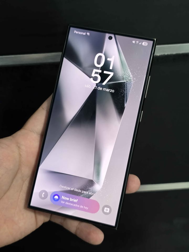 Samsung S24 Ultra Libre de fabrica para cualquier empresa, 512gb de almacenamiento 12gb de ram.