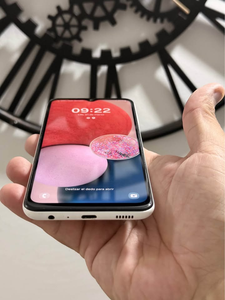 Vendo Samsung A13 libre 64gb 4ram huella , IMPECABLE, NO PERMUTO