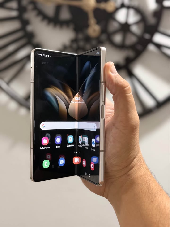 Vendo Samsung Z fold 4 libre 256gb 12ram impecable, NO PERMUTO