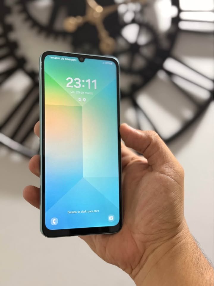 Vendo Samsung A06 libre 128gb 4ram huella IMPECABLE, NO PERMUTO