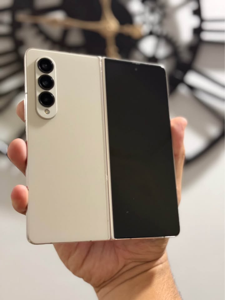 Vendo Samsung Z fold 4 libre 256gb 12ram impecable, NO PERMUTO