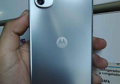 Motorola e32 libre para cualquier empresa, está en excelente estado Tiene 64 gb 4 de RAM, triple cam
